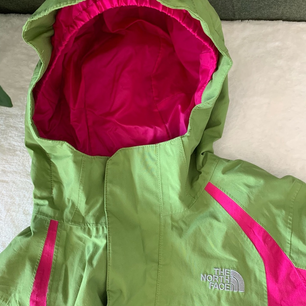 Northface rain jacket size large youth